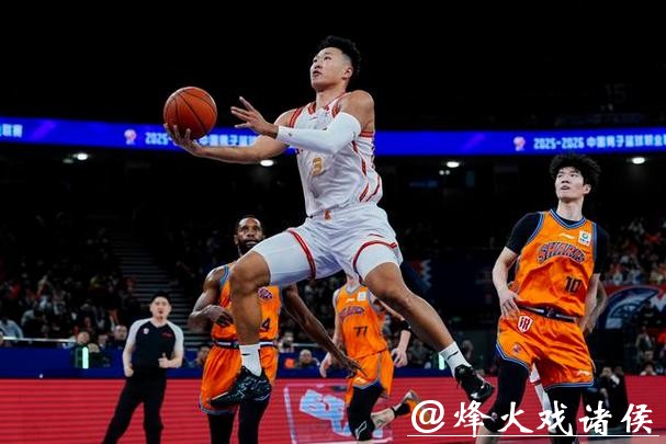 贺希宁爆砍43分！CBA第一铁人吓了大鲨鱼一大跳